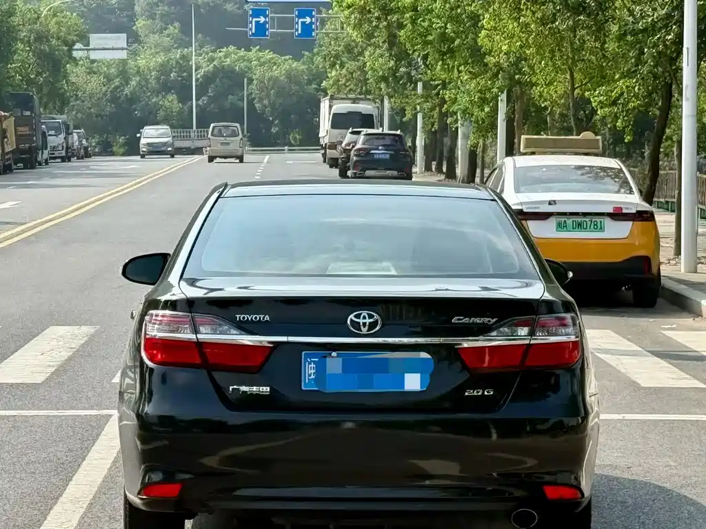 Toyota Camry — миниатюра 2