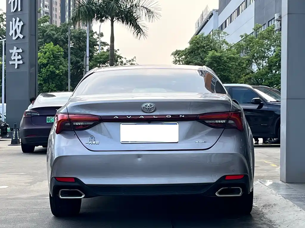 Toyota Avalon — миниатюра 3