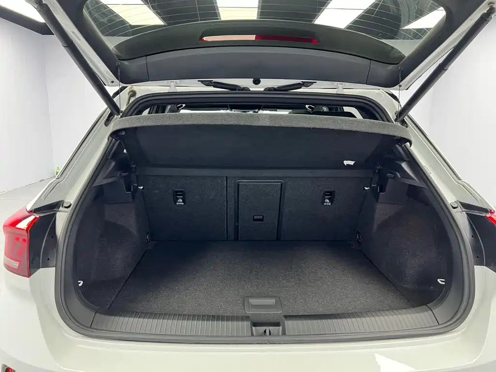 Volkswagen T-Roc — миниатюра 15