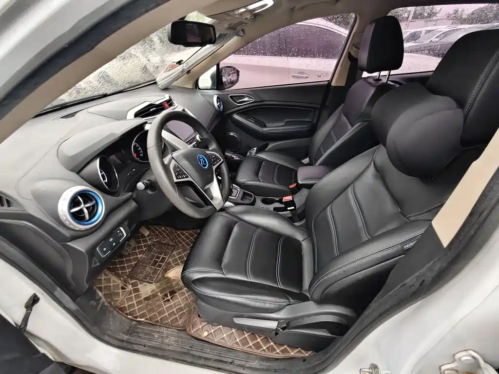 BYD Yuan 2019 EV360
