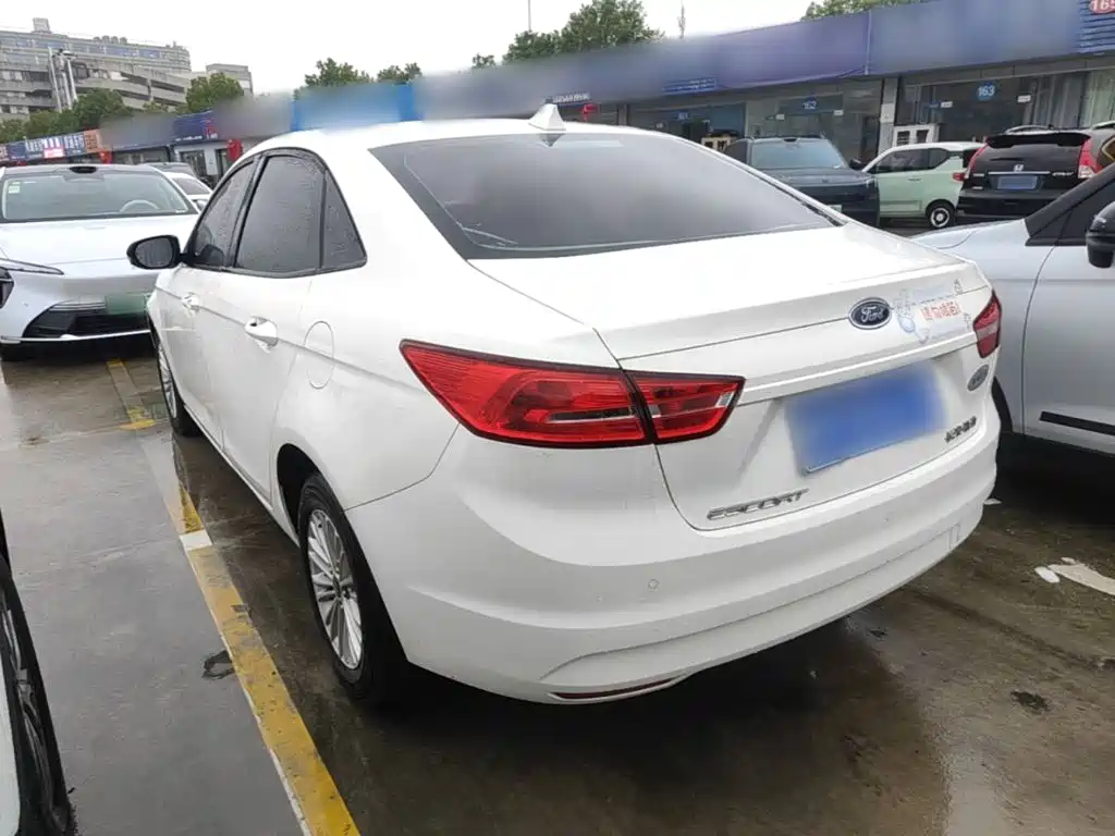 Ford Escort — миниатюра 5