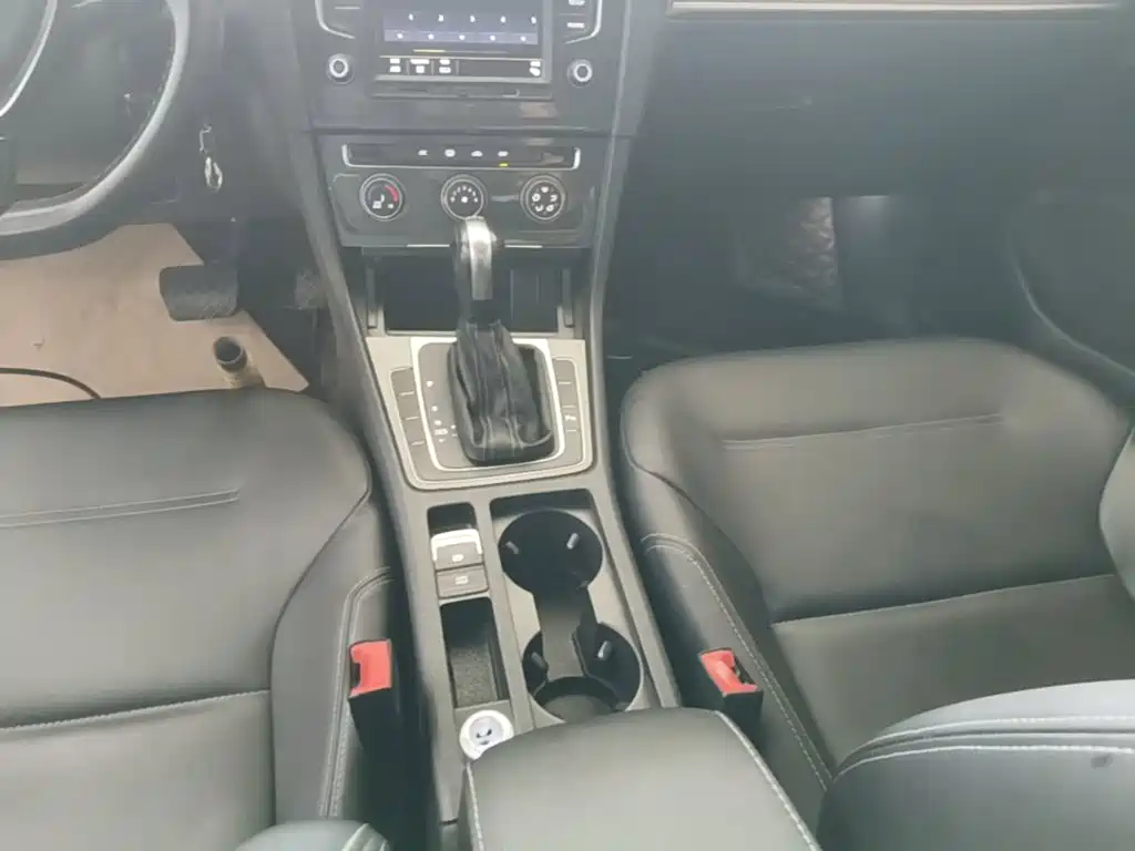 Volkswagen Golf — миниатюра 14