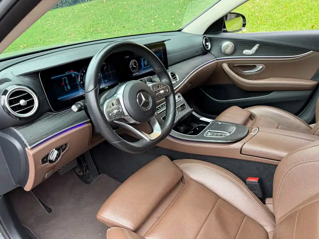 Mercedes-Benz E-Class — миниатюра 7