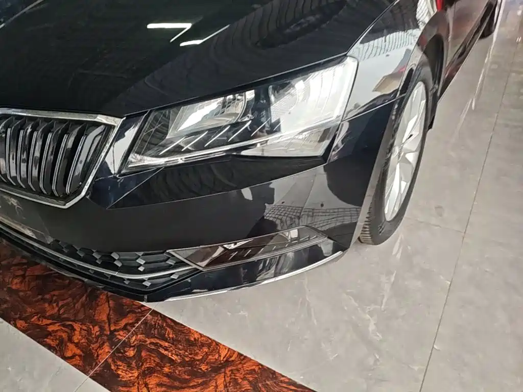 Skoda Superb — миниатюра 24