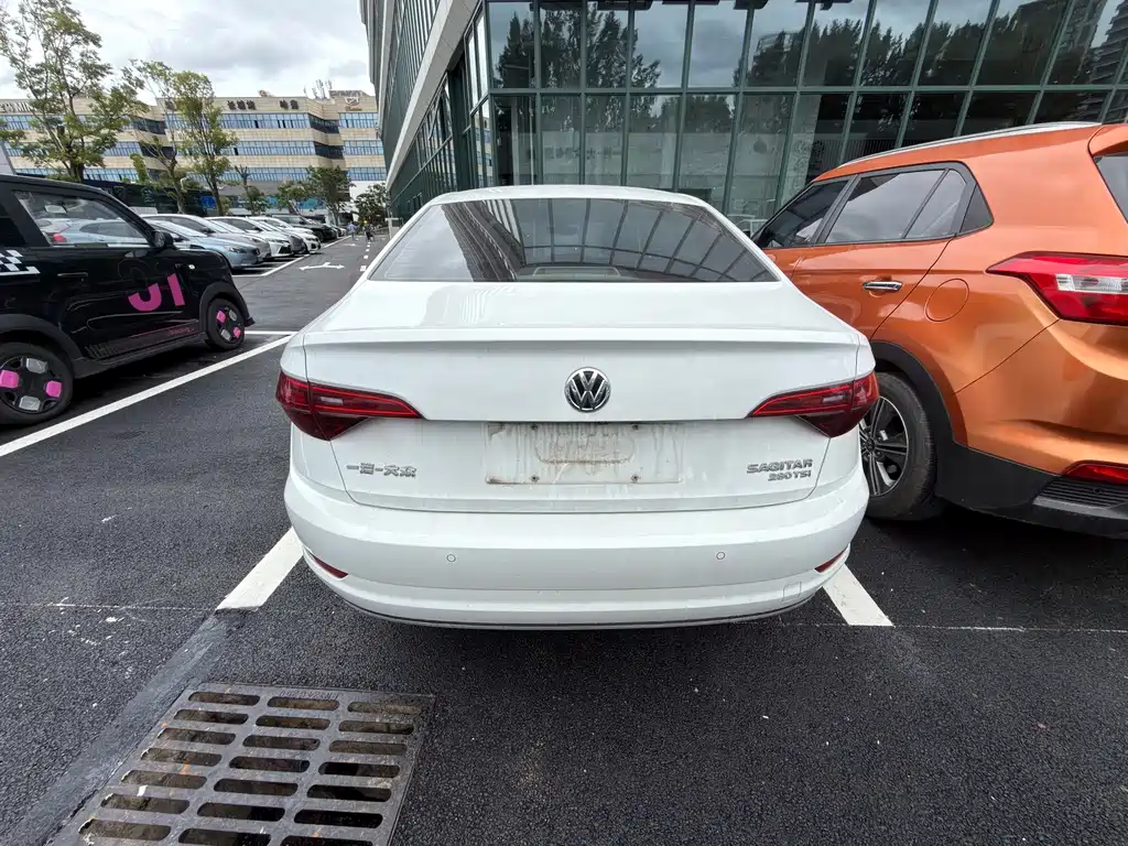 Volkswagen Sagitar — миниатюра 4