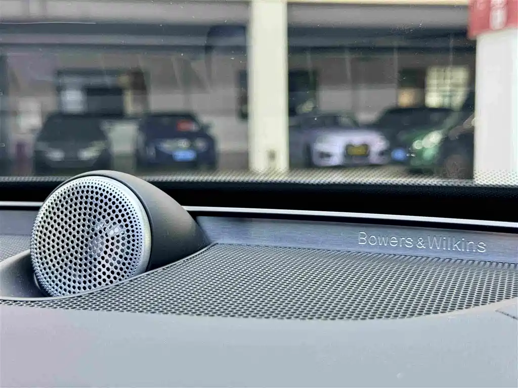 Volvo XC90 PHEV — миниатюра 10