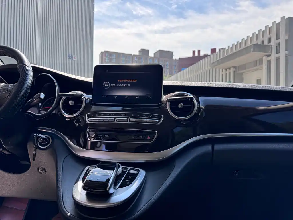 Mercedes-Benz V-Class — миниатюра 14