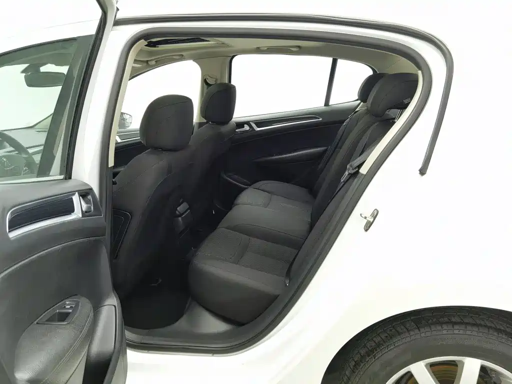 Peugeot 308 — миниатюра 15