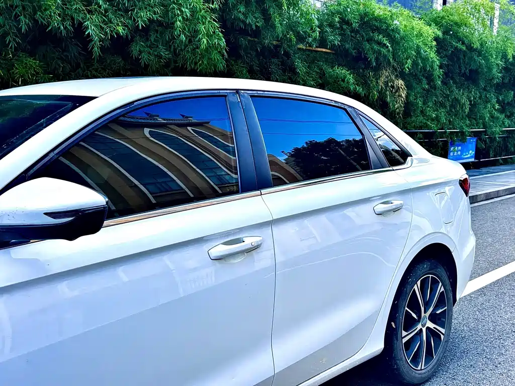Geely Emgrand — миниатюра 5
