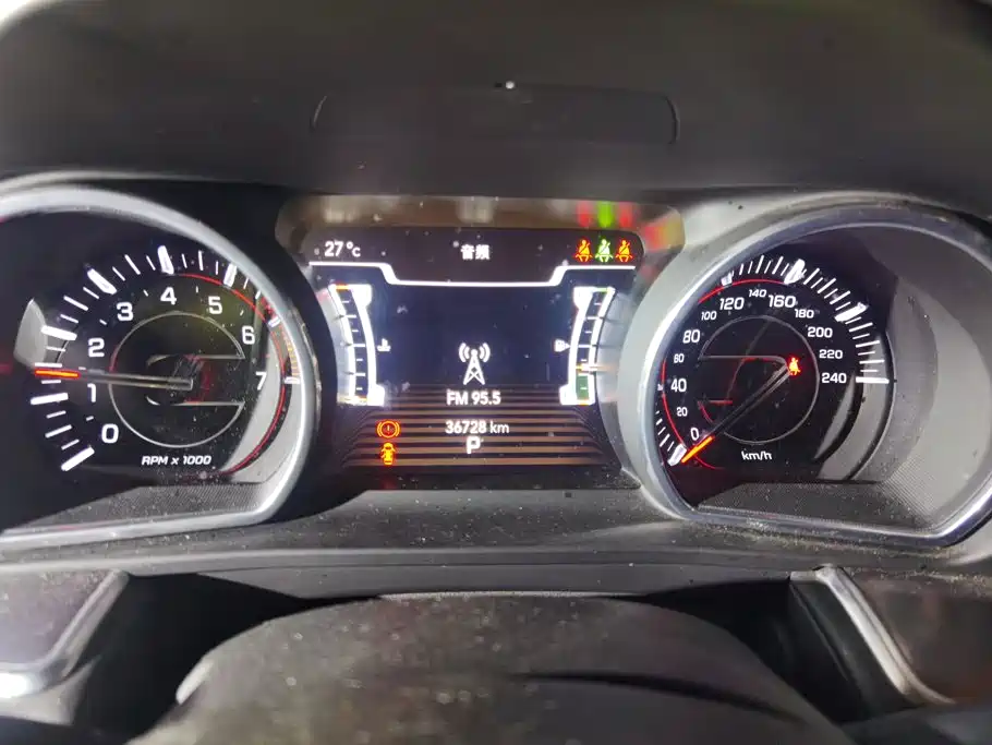 Jeep Commander — миниатюра 14