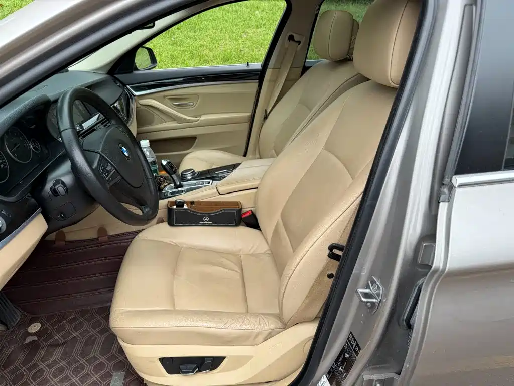 BMW 5 Series — миниатюра 8