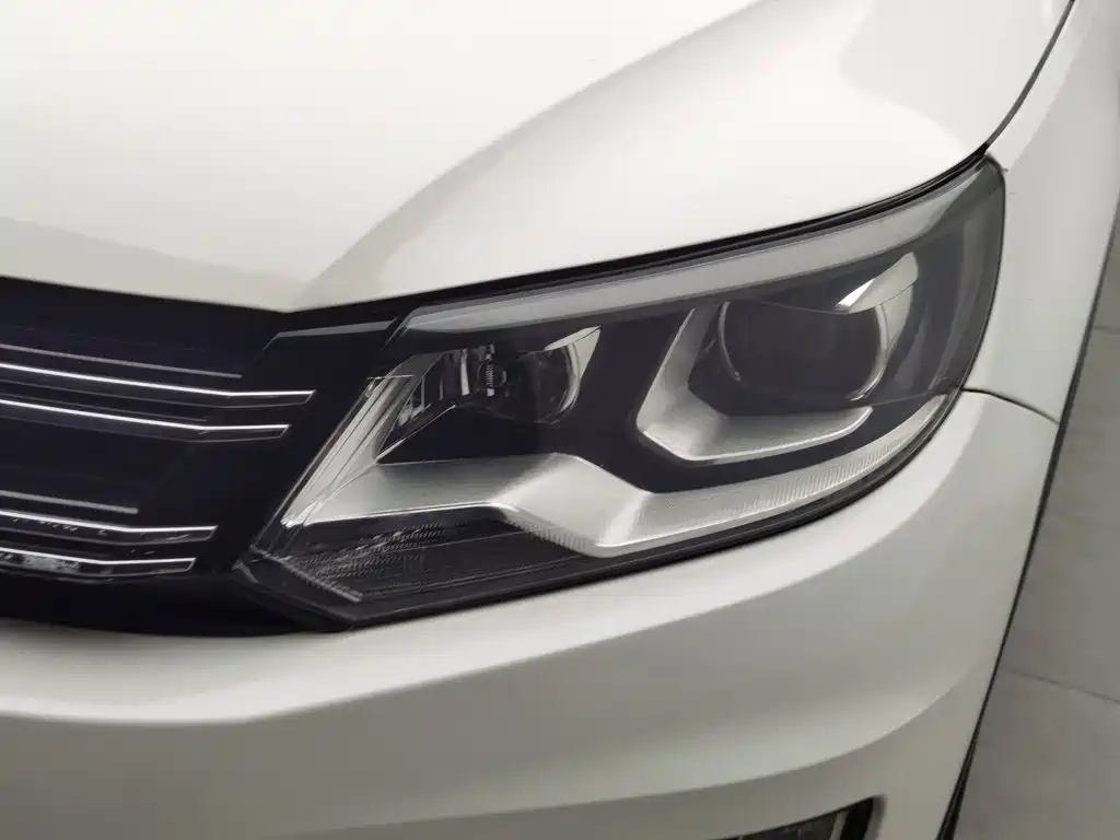 Volkswagen Tiguan — миниатюра 7