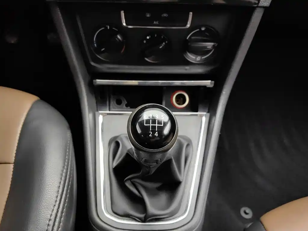 Volkswagen Bora — миниатюра 13