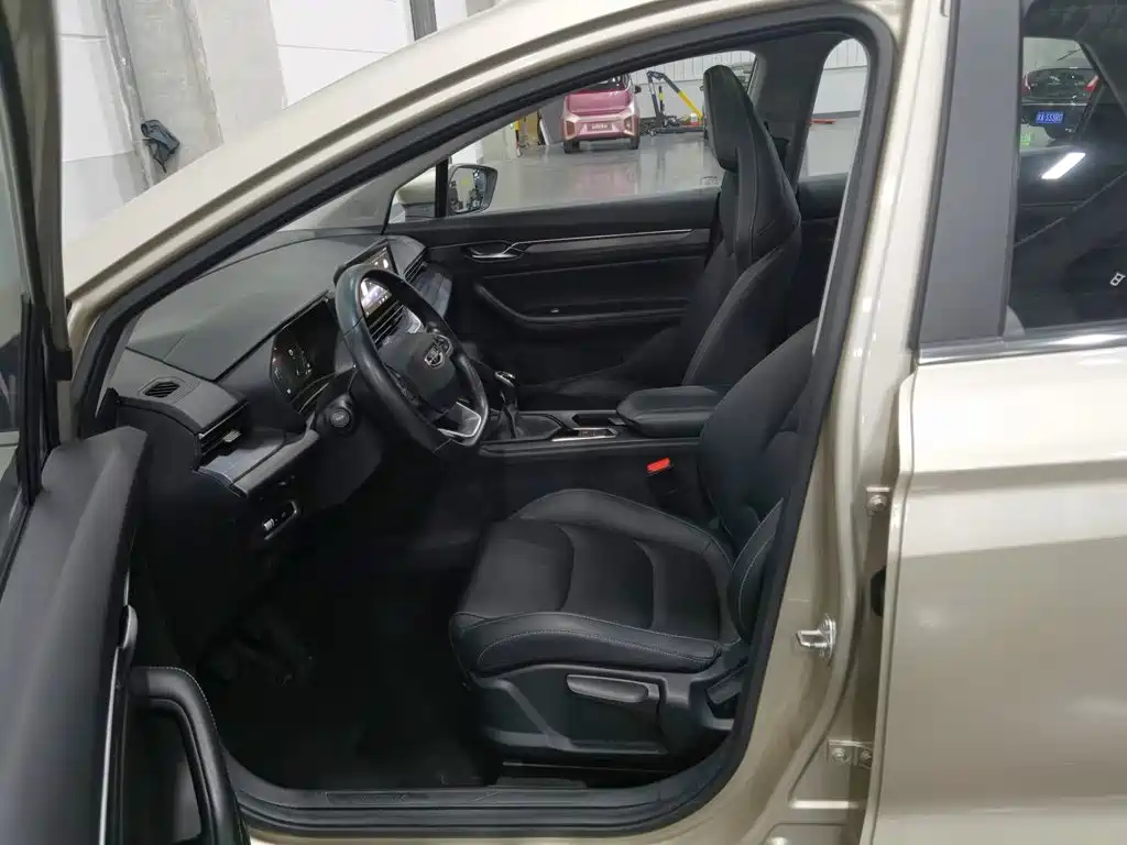 Geely Emgrand S — миниатюра 10