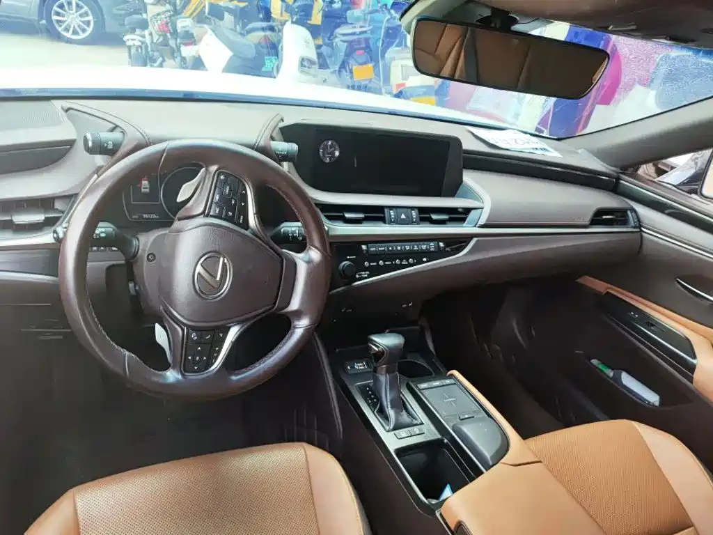 Lexus ES — миниатюра 7