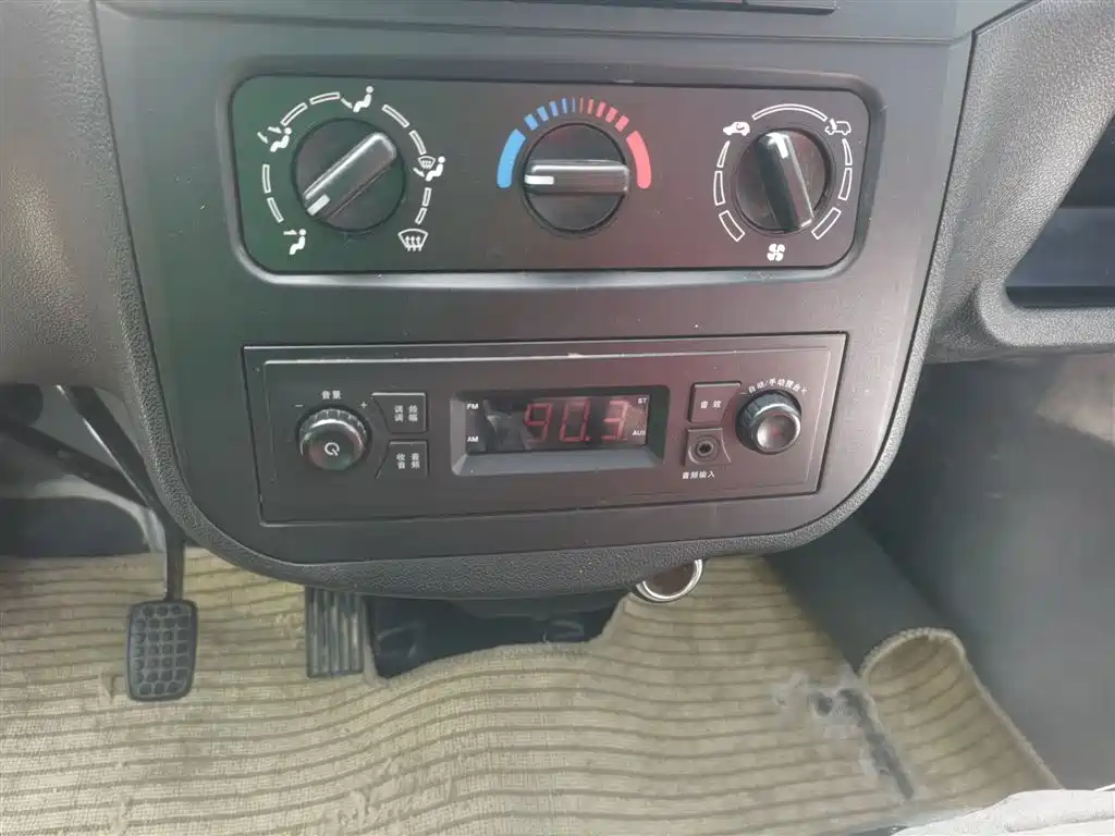 Wuling Sunshine 2023 1.5L 5/7 мест