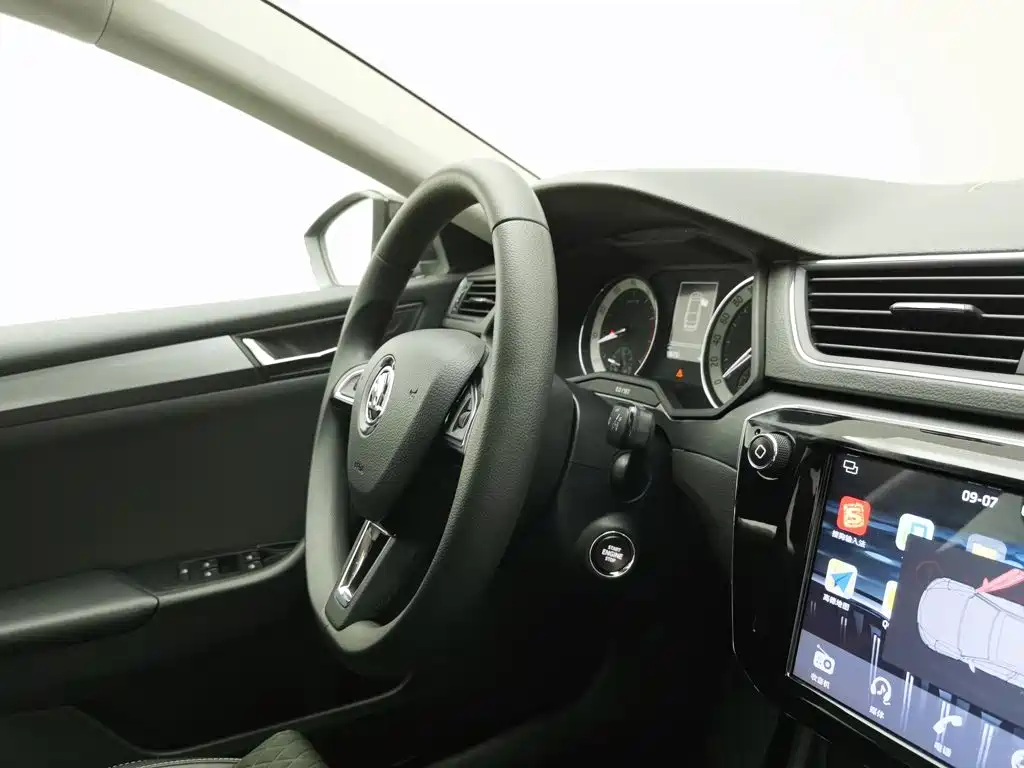 Skoda Superb — миниатюра 22
