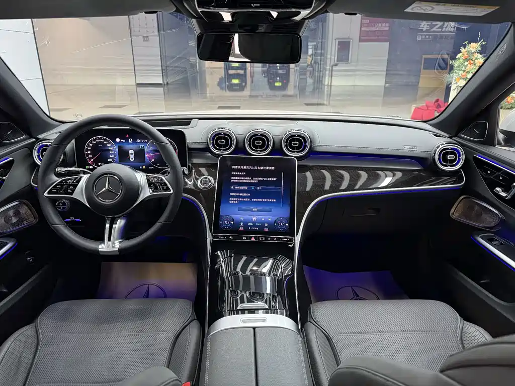 Mercedes-Benz C-Class — миниатюра 13