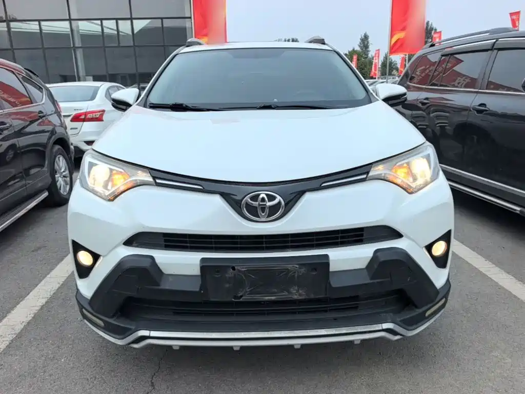 Toyota RAV4 — миниатюра 3