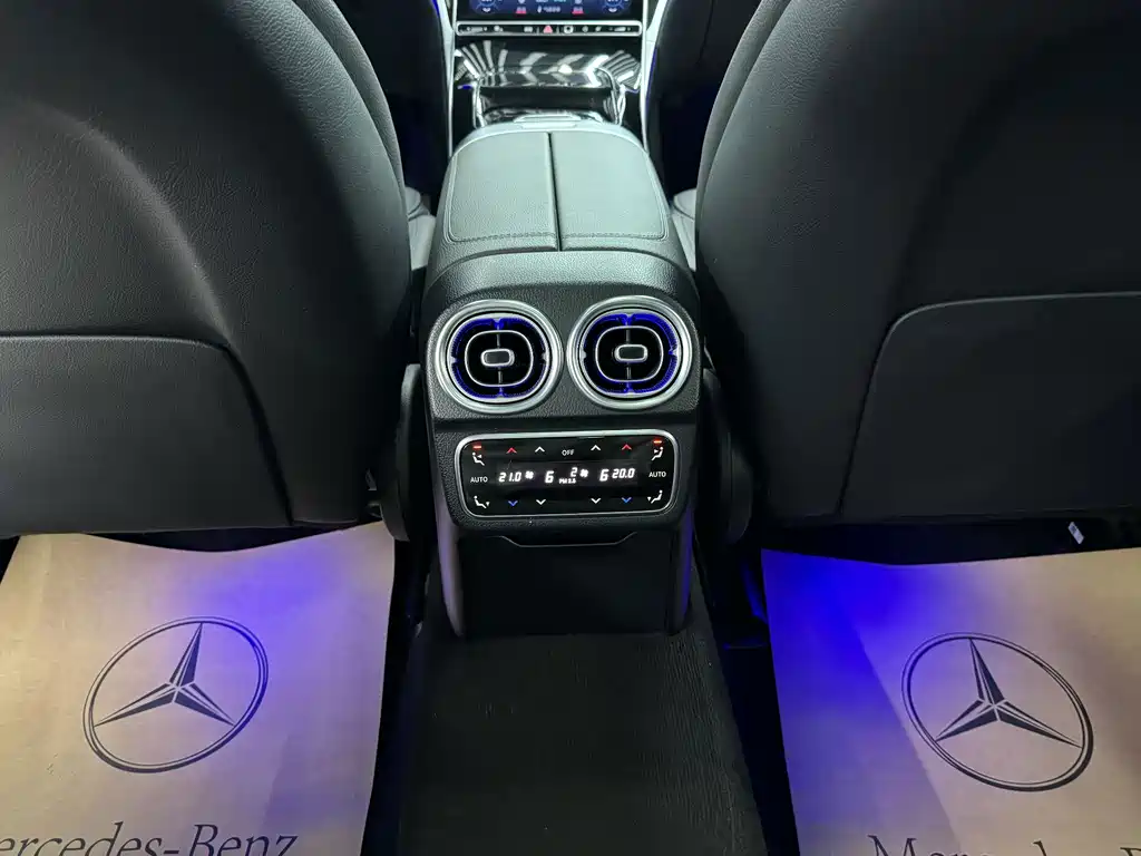 Mercedes-Benz C-Class — миниатюра 17
