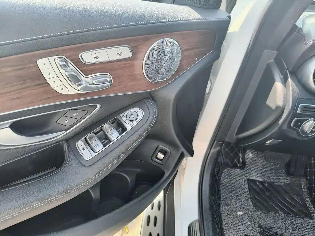 Mercedes-Benz GLC — миниатюра 11