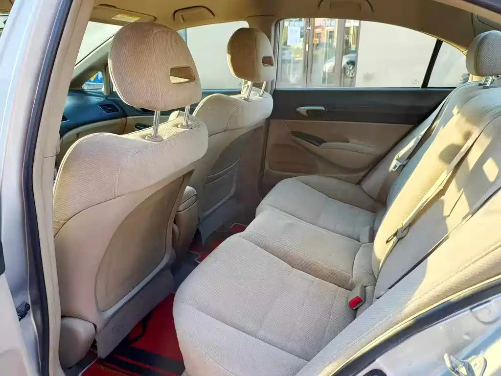 Honda Civic — миниатюра 8
