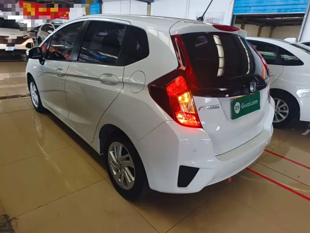 Honda Fit — миниатюра 5