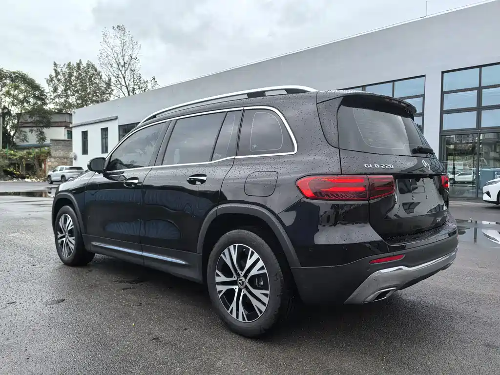 Mercedes-Benz GLB — миниатюра 15