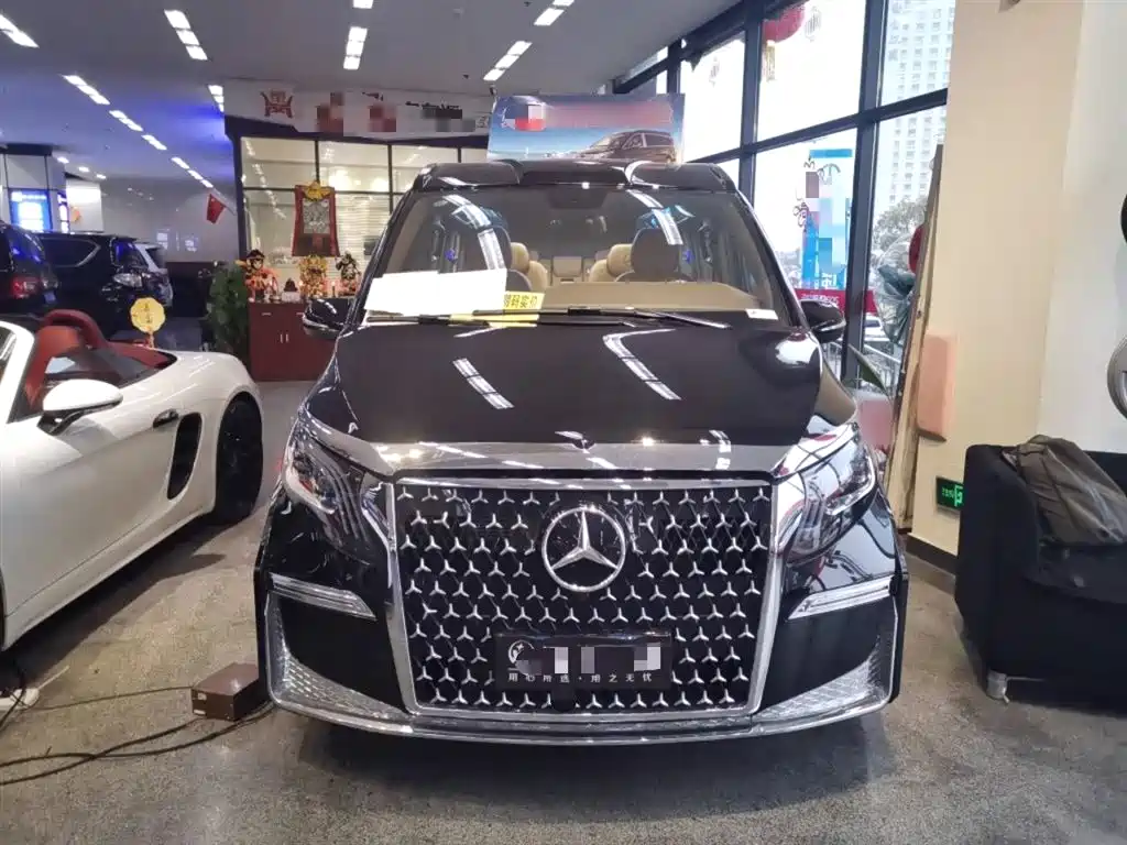 Mercedes-Benz Vito 2023 2.0T 7 мест