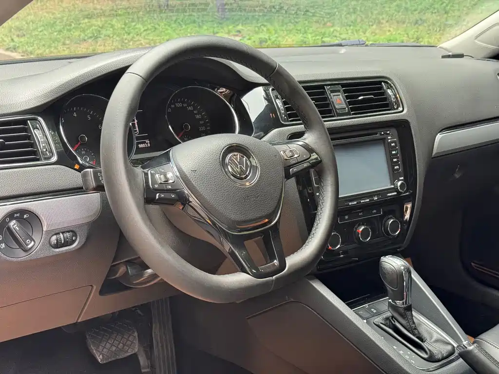Volkswagen Sagitar — миниатюра 3