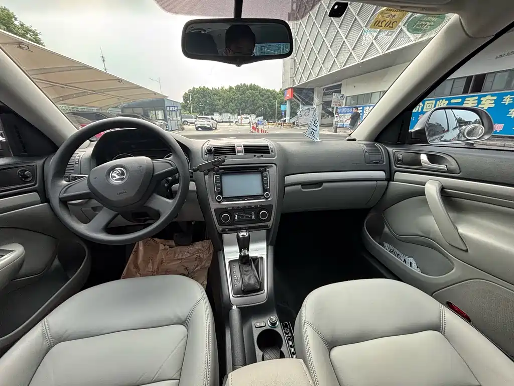 Skoda Octavia — миниатюра 5