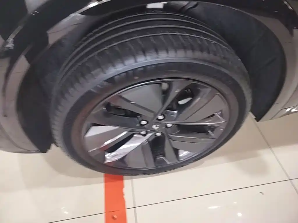 Li Auto Li L7 — миниатюра 23
