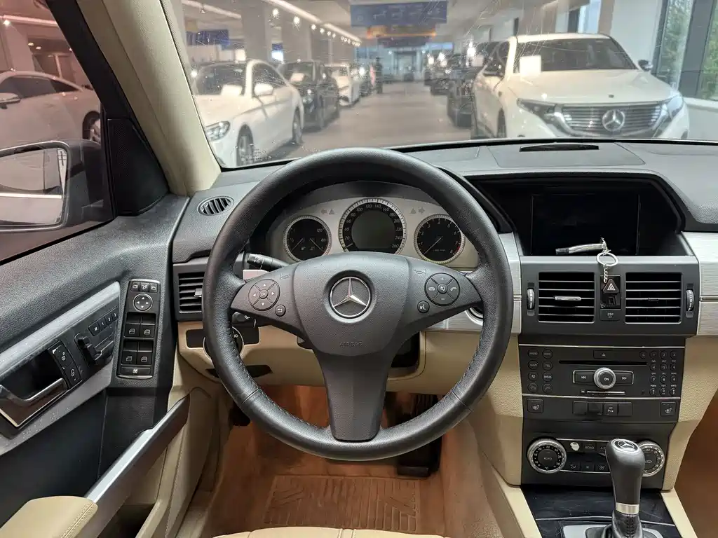 Mercedes-Benz GLK-Class (Import) — миниатюра 11