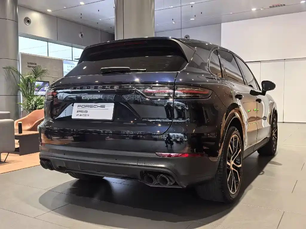 PORSCHE CAYENNE