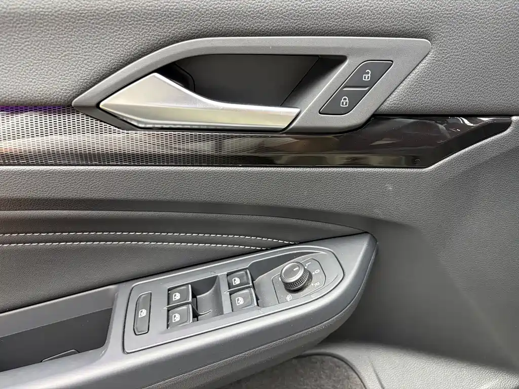 Volkswagen Golf — миниатюра 14