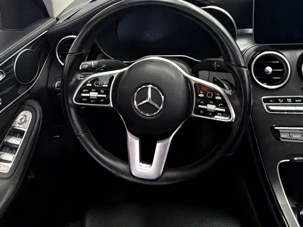 Mercedes-Benz C-Class — миниатюра 11