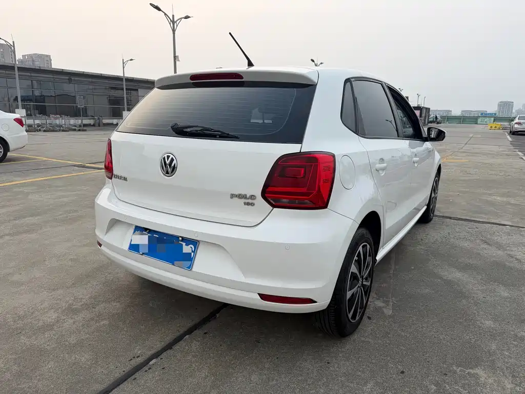 Volkswagen Polo 2016 1.6L AT Comfort