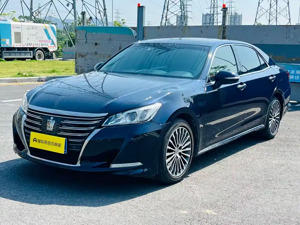 Toyota Crown 2018
