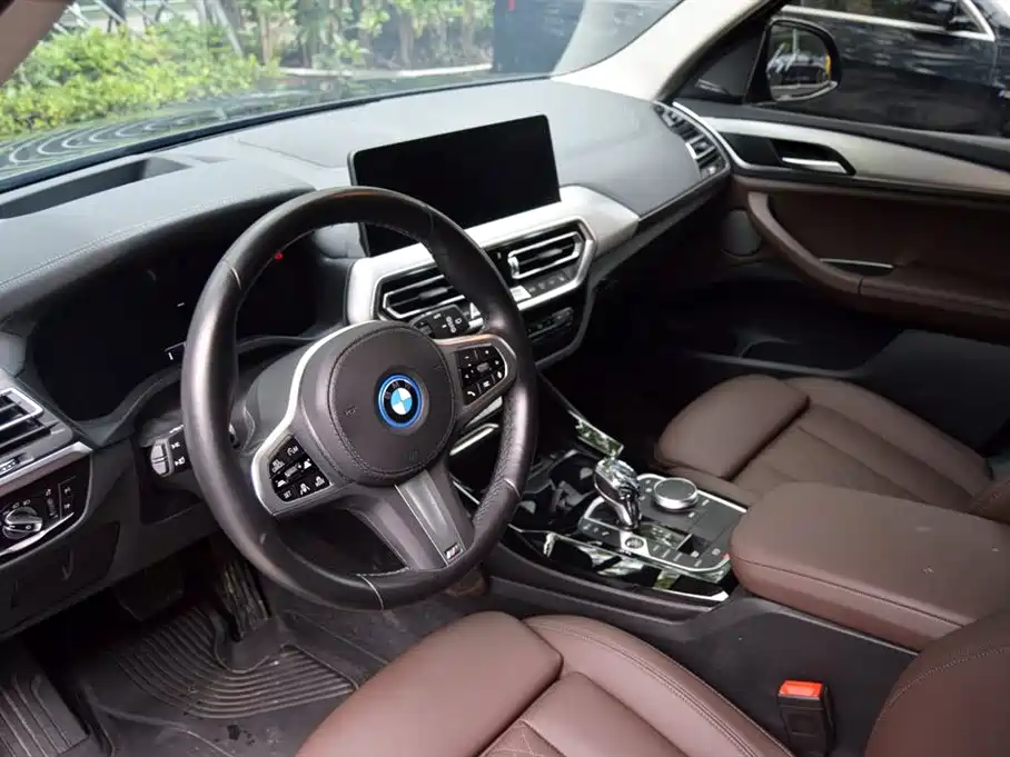 BMW iX3 — миниатюра 9