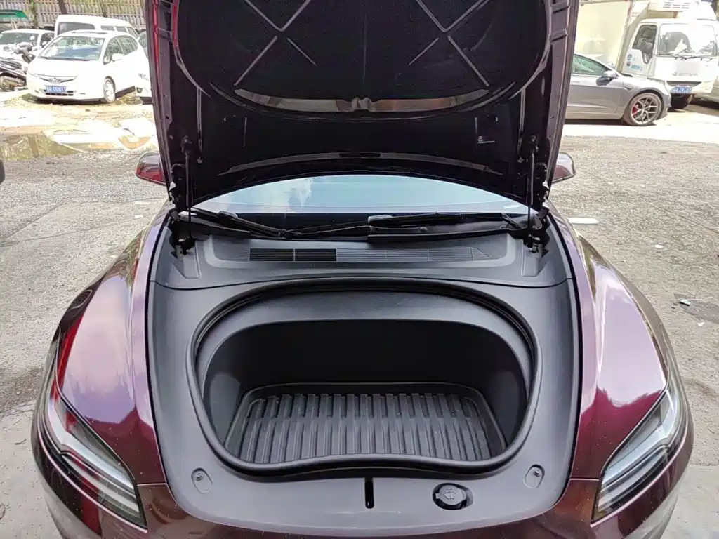 Tesla Model 3 — миниатюра 20