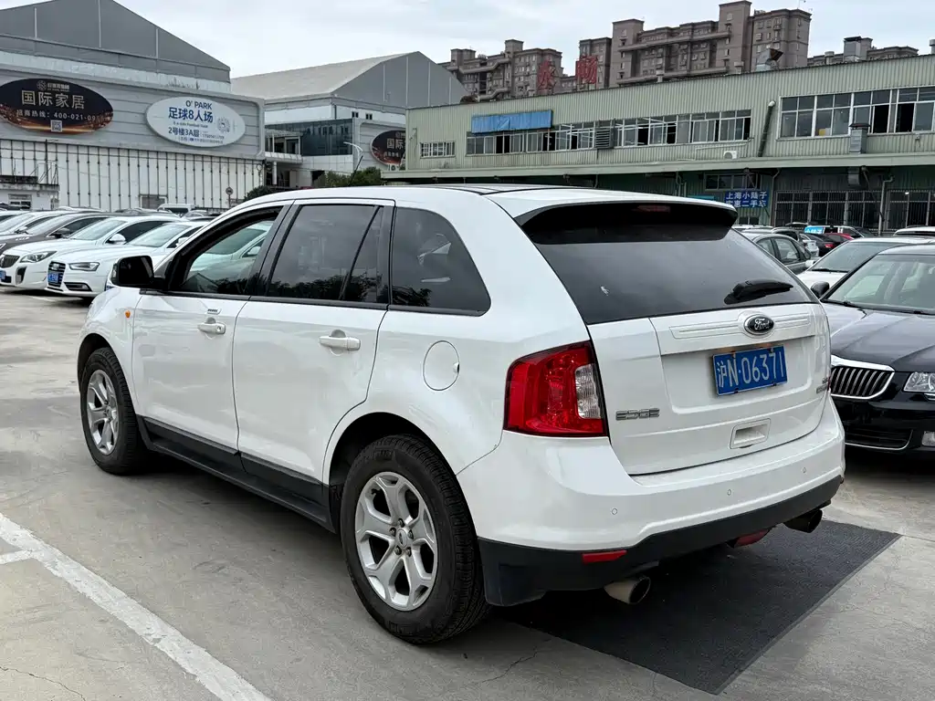 Ford Edge (Import) — миниатюра 11