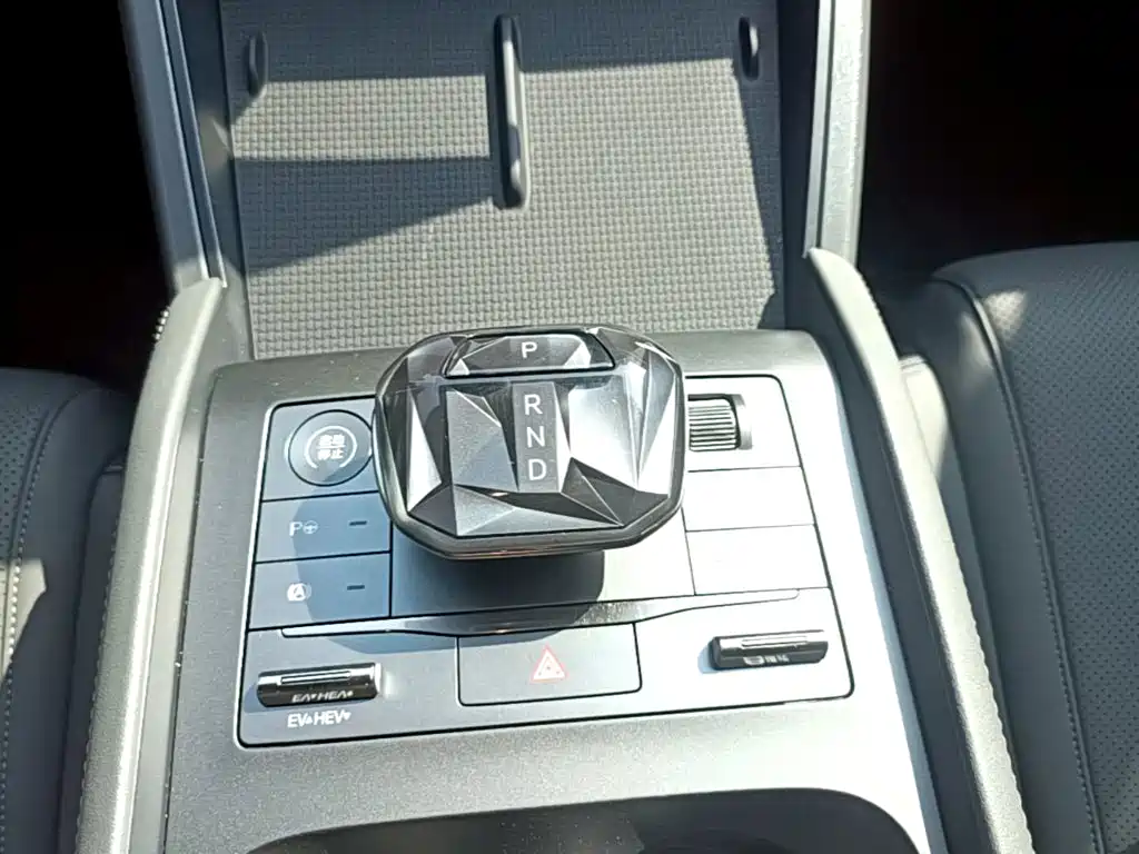 BYD Qin L — миниатюра 14