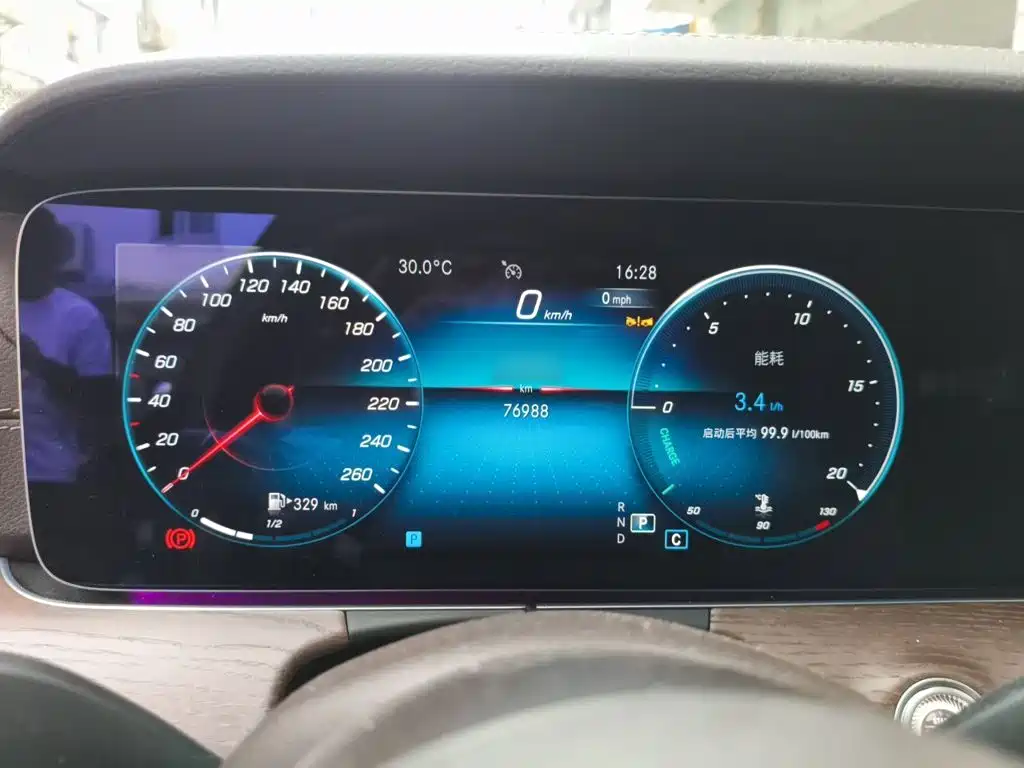 Mercedes-Benz E-Class — миниатюра 4