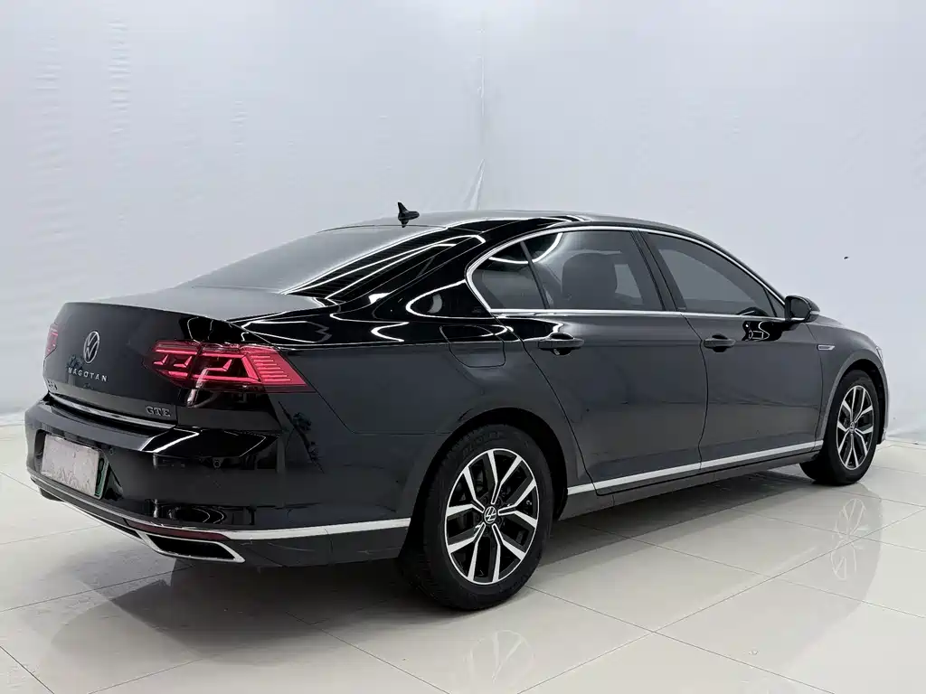 Volkswagen Magotan PHEV — миниатюра 12