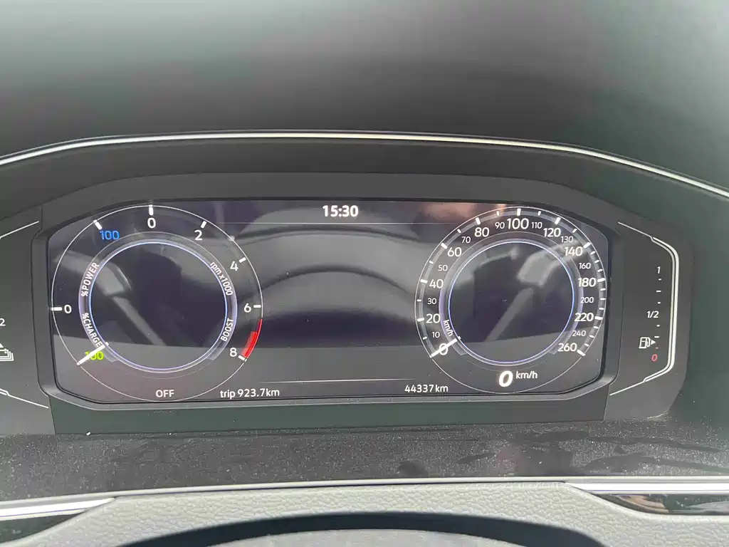 Volkswagen Magotan PHEV — миниатюра 7