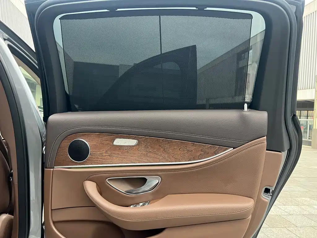 Mercedes-Benz E-Class — миниатюра 7