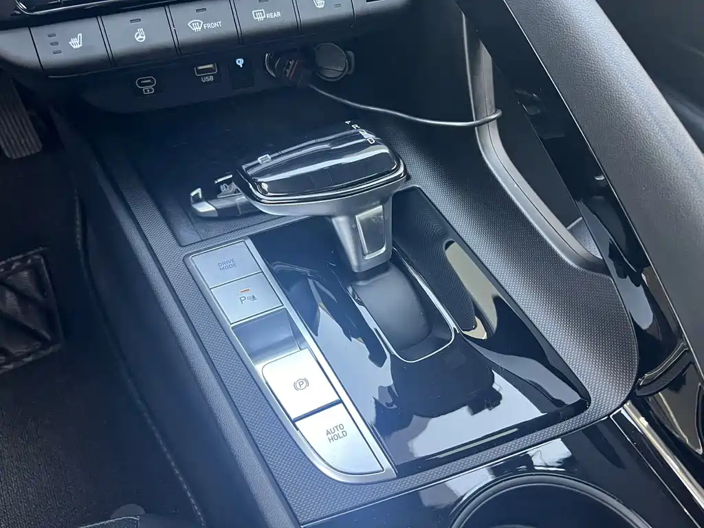 Hyundai Elantra — миниатюра 11