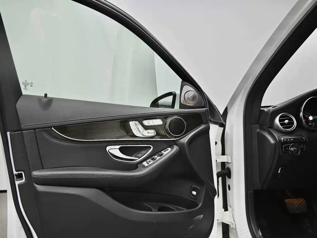 Mercedes-Benz GLC — миниатюра 5
