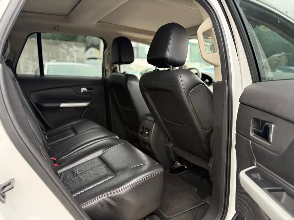 Ford Edge (Import) — миниатюра 7