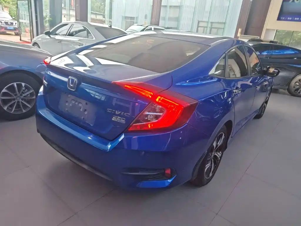 Honda Civic — миниатюра 7